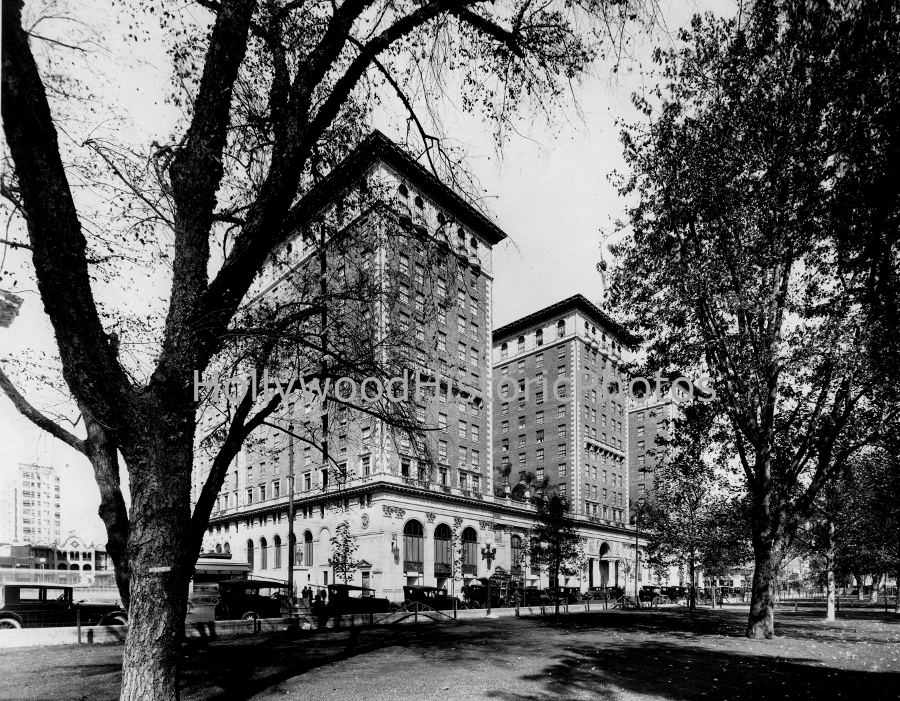 Los Angeles Biltmore Hotel 1929 RS.jpg